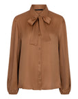Satijnen blouse met knopen en sjaalkraag